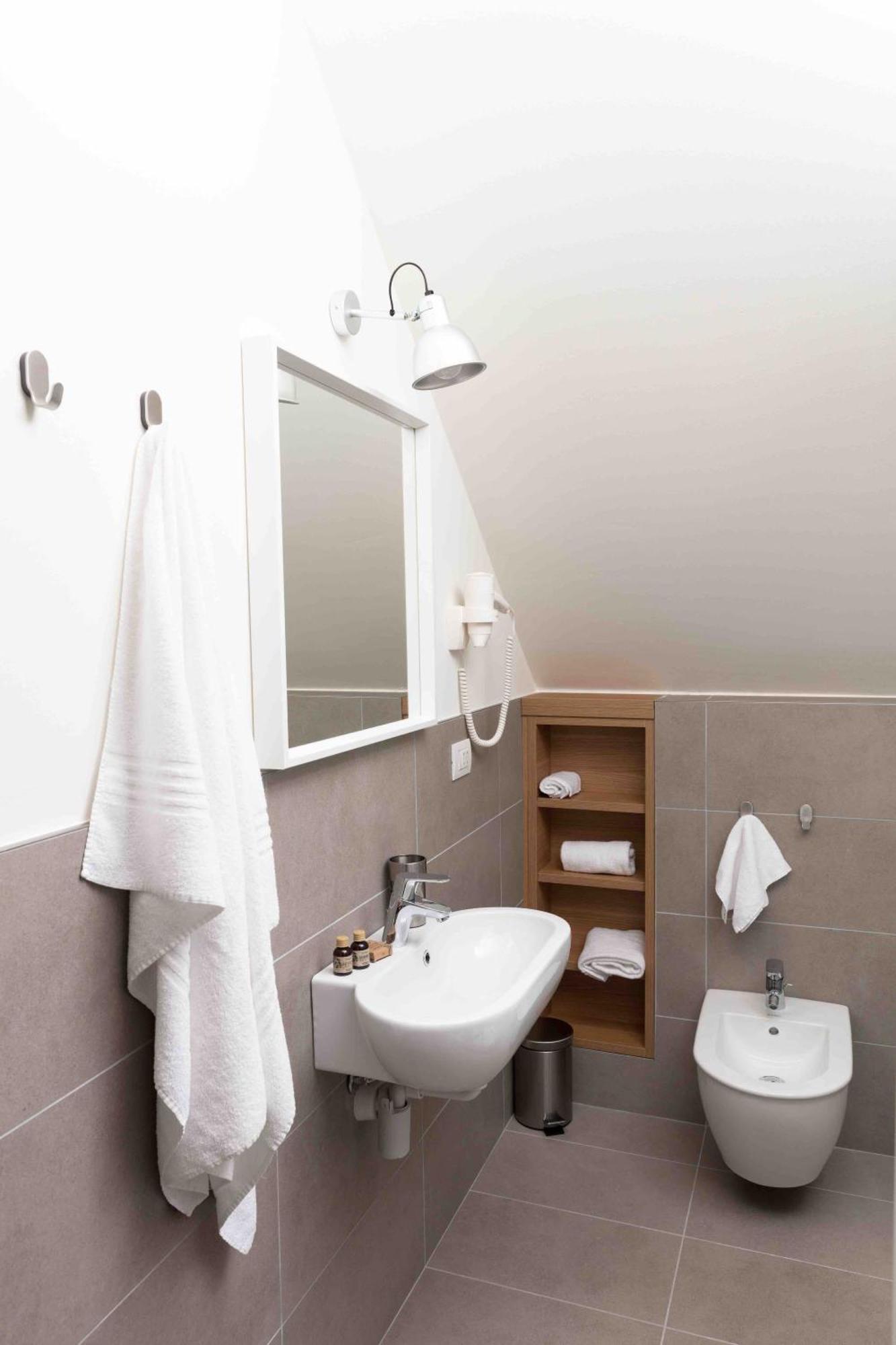 Cirene Apartments Milano Eksteriør billede